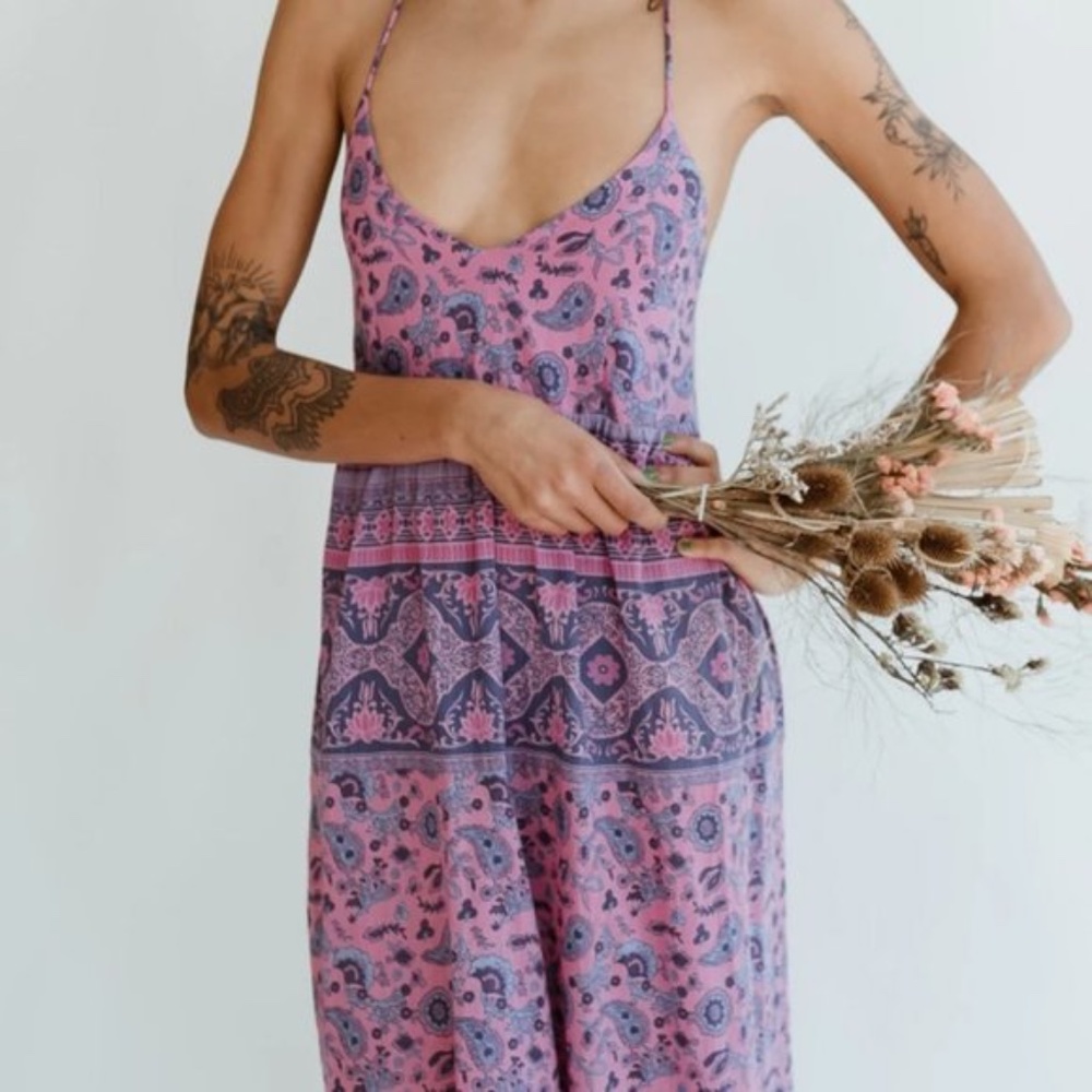 Boho chic Floral print Criss Cross Back Maxi dress - Picture 3 of 8
